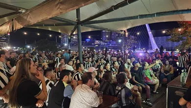 Da tens&atilde;o &agrave; euforia, torcida do Botafogo transforma Buenos Aires no Nilton Santos
