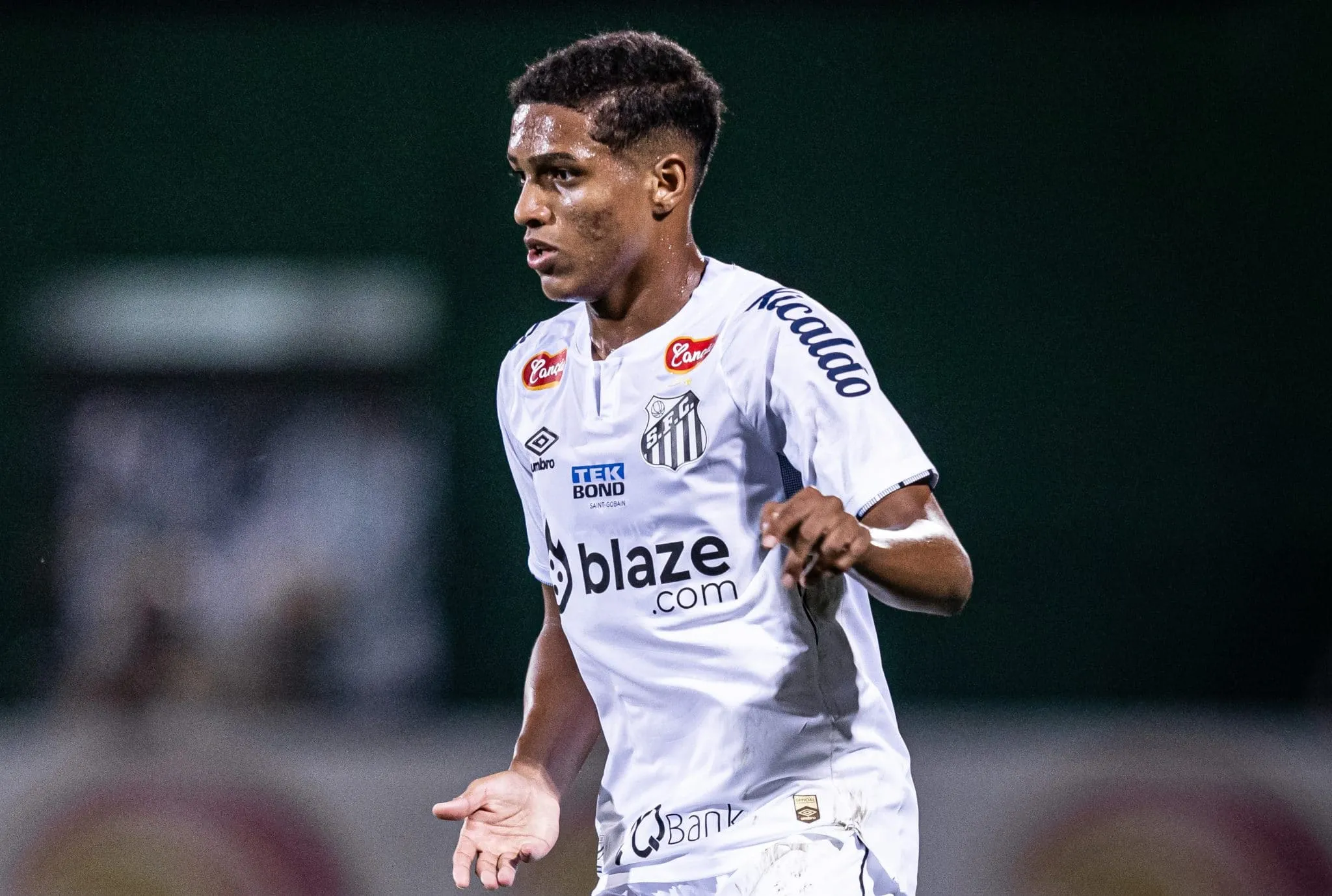 Chamado de &lsquo;novo Marcelo&rsquo; na Europa, promessa do Santos pode assinar pr&eacute;-contrato nos pr&oacute;ximos dias