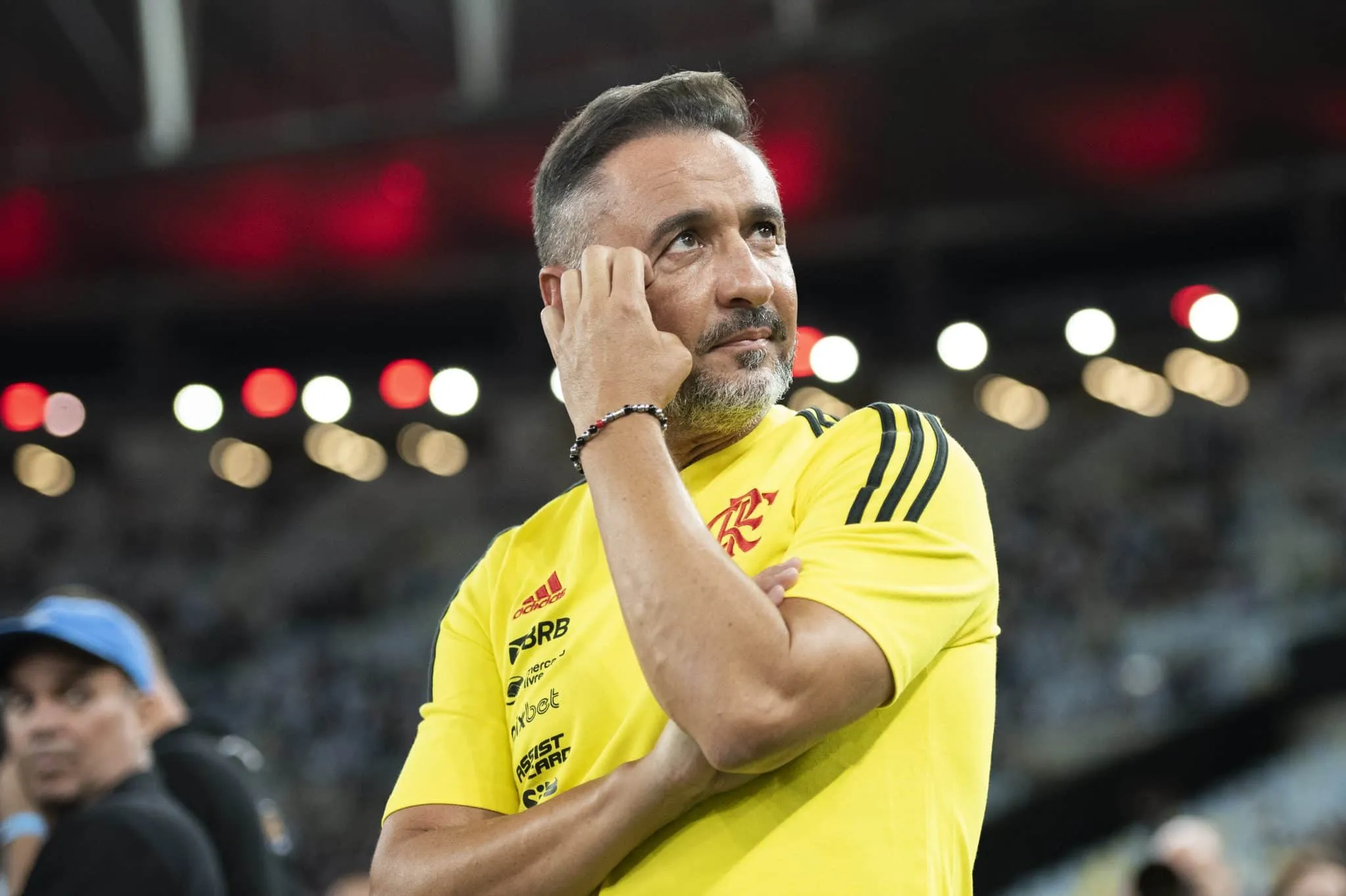 &lsquo;Desculpa da sogra&rsquo; entre V&iacute;tor Pereira, Corinthians e Flamengo ressurge na Inglaterra