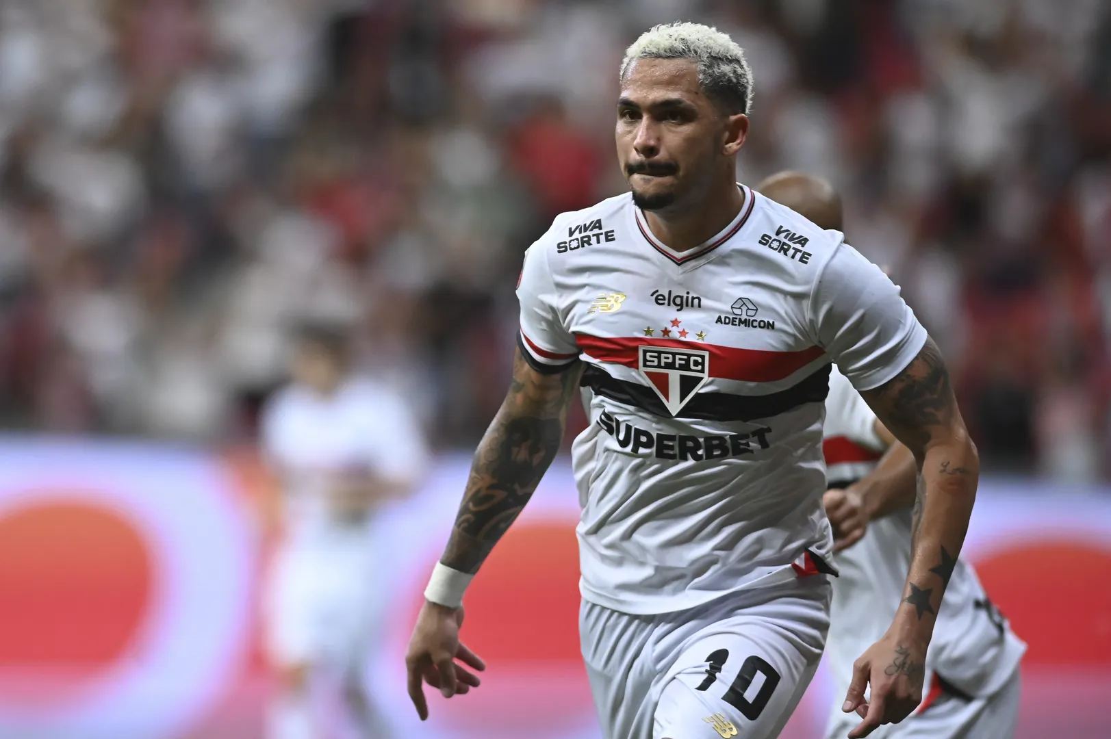 Luciano &eacute; o &uacute;nico que se salva em mais um trope&ccedil;o do S&atilde;o Paulo