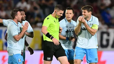 &lsquo;Sistema est&aacute; todo errado&rsquo;: Arnaldo Cezar Coelho elenca solu&ccedil;&otilde;es para arbitragem brasileira