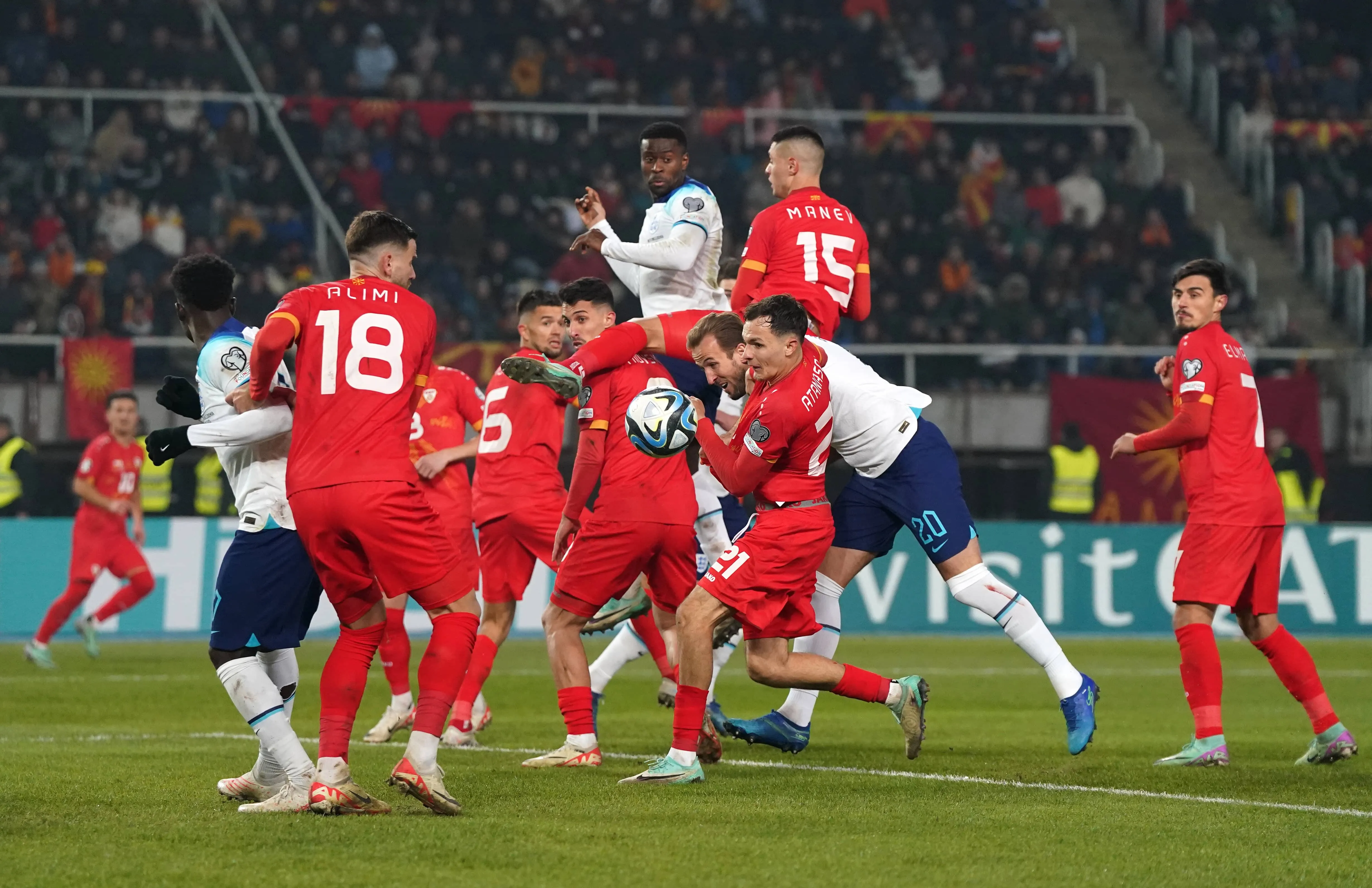 Garantida na Eurocopa, Inglaterra joga mal e s&oacute; empata com a eliminada Maced&ocirc;nia do Norte