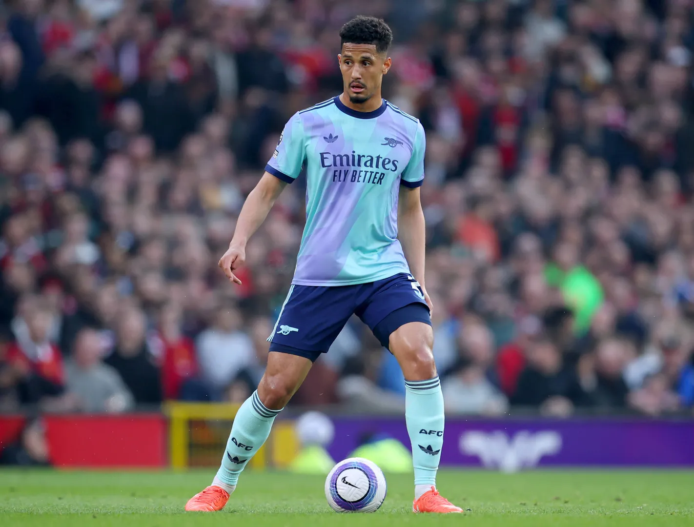 Saliba &eacute; fundamental no Arsenal Foto: (Imago)