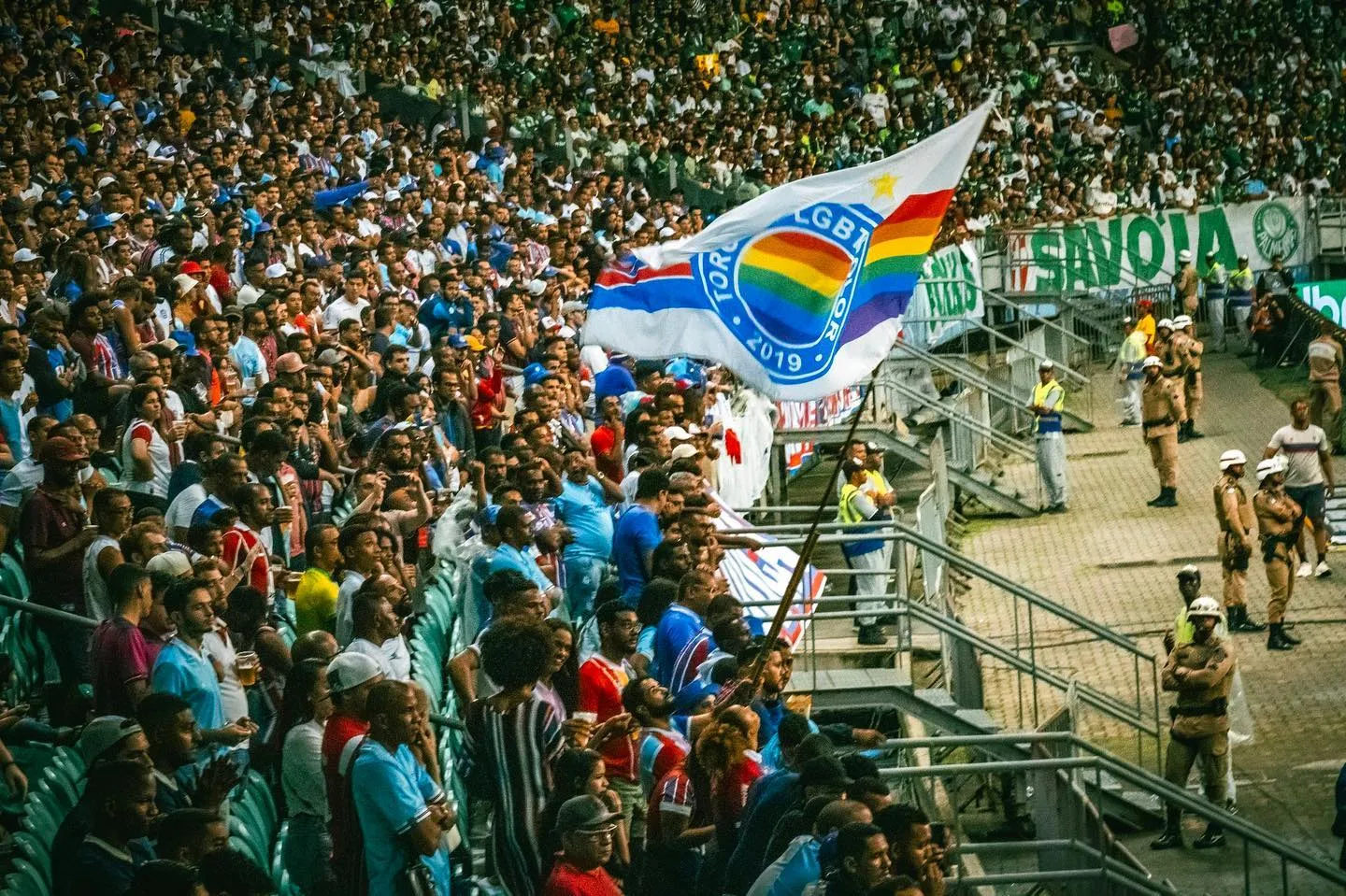 Crescente de casos de LGBTfobia no futebol assusta, e medidas punitivas est&atilde;o longe de coibir o preconceito