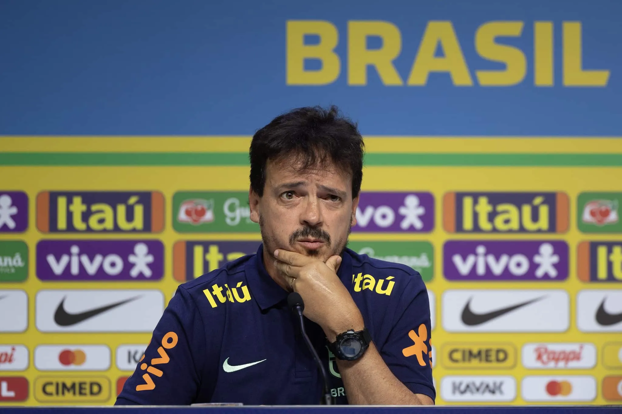 Diniz prepara mais uma convoca&ccedil;&atilde;o com baixas e j&aacute; tem plano para substituir Neymar na Sele&ccedil;&atilde;o
