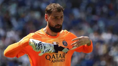 PSG escolhe goleiro de R$ 260 milh&otilde;es para eventual sa&iacute;da de Donnarumma