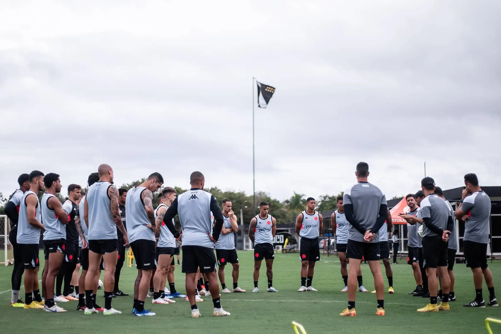 Vasco tem uma Data Fifa e oito dias para tentar evitar trag&eacute;dia no Brasileiro