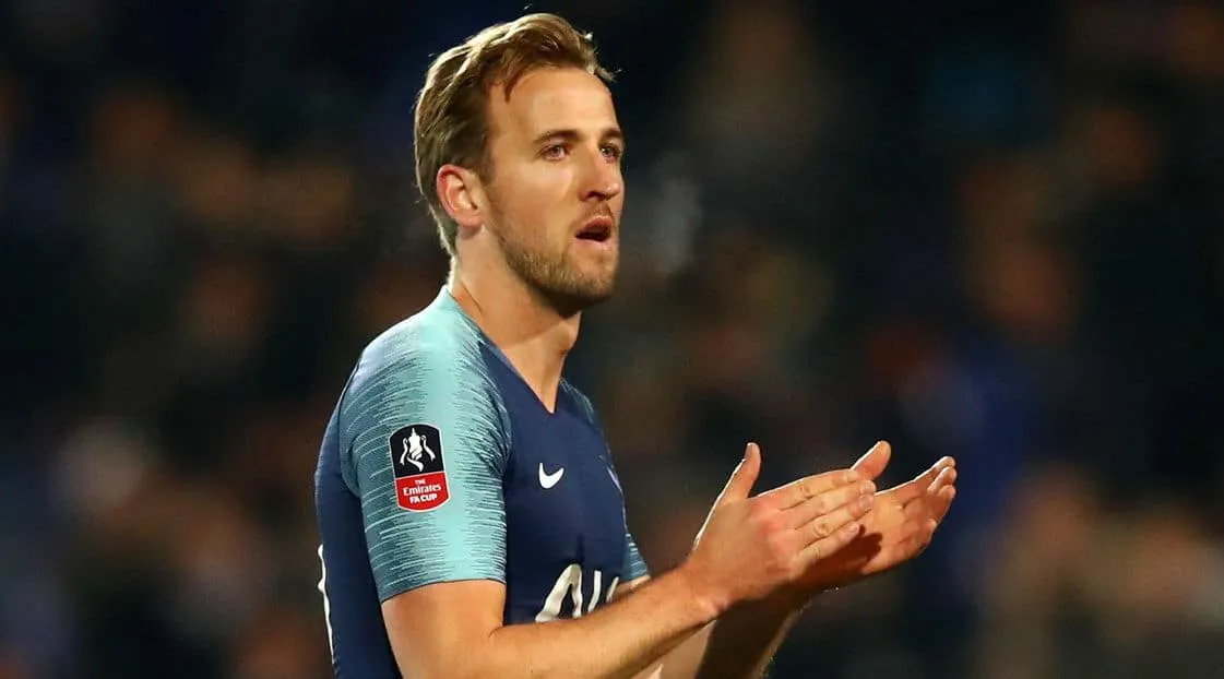 Pochettino: &ldquo;Kane entrou no fim para que os torcedores do Tranmere vissem o &iacute;dolo da sele&ccedil;&atilde;o&rdquo;