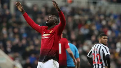 Com estrela de Lukaku, Manchester United vence a quarta seguida com Solskjaer