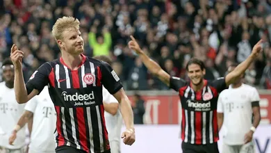 Anotou a placa? Eintracht Frankfurt se imp&otilde;e e humilha Bayern com goleada por 5 a 1