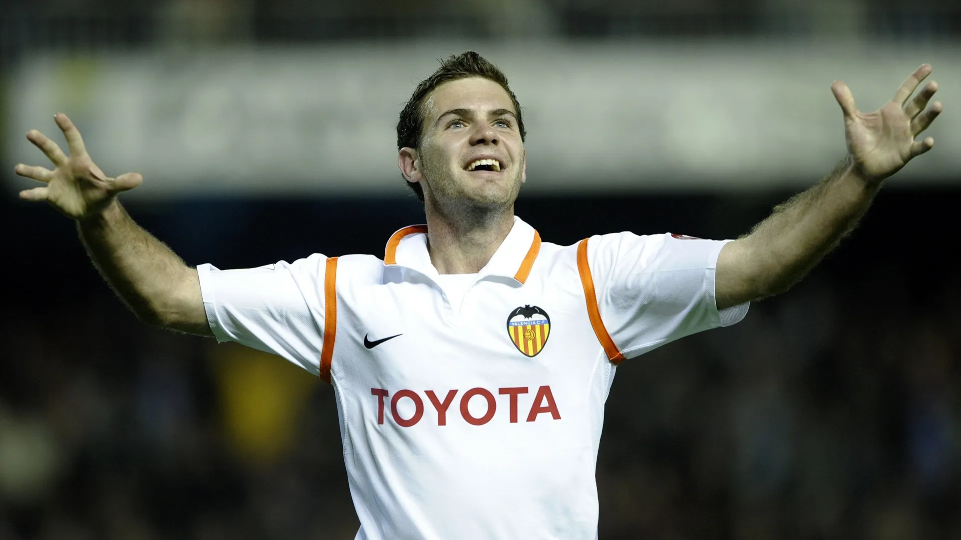 Juan Mata: &ldquo;Estou feliz na Inglaterra, mas adoraria voltar a jogar em casa, em La Liga&rdquo;