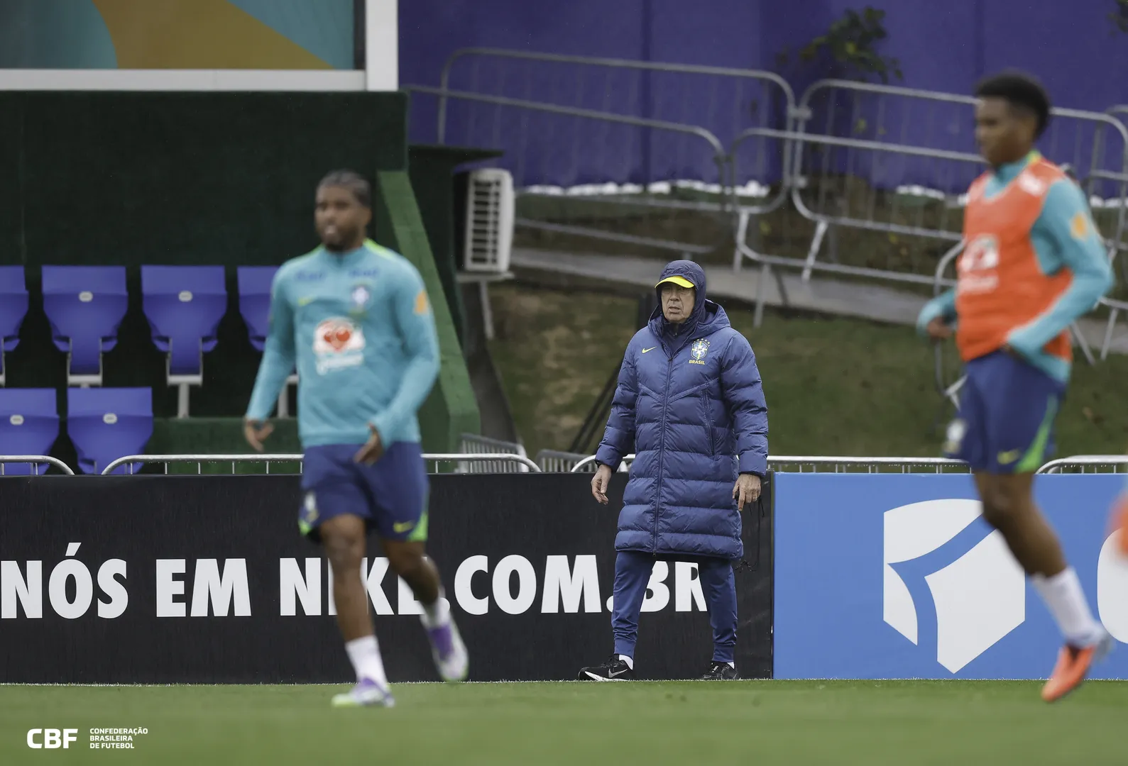 Carlo Ancelotti em treino da sele&ccedil;&atilde;o brasileira (Foto: Rafael Ribeiro/CBF)