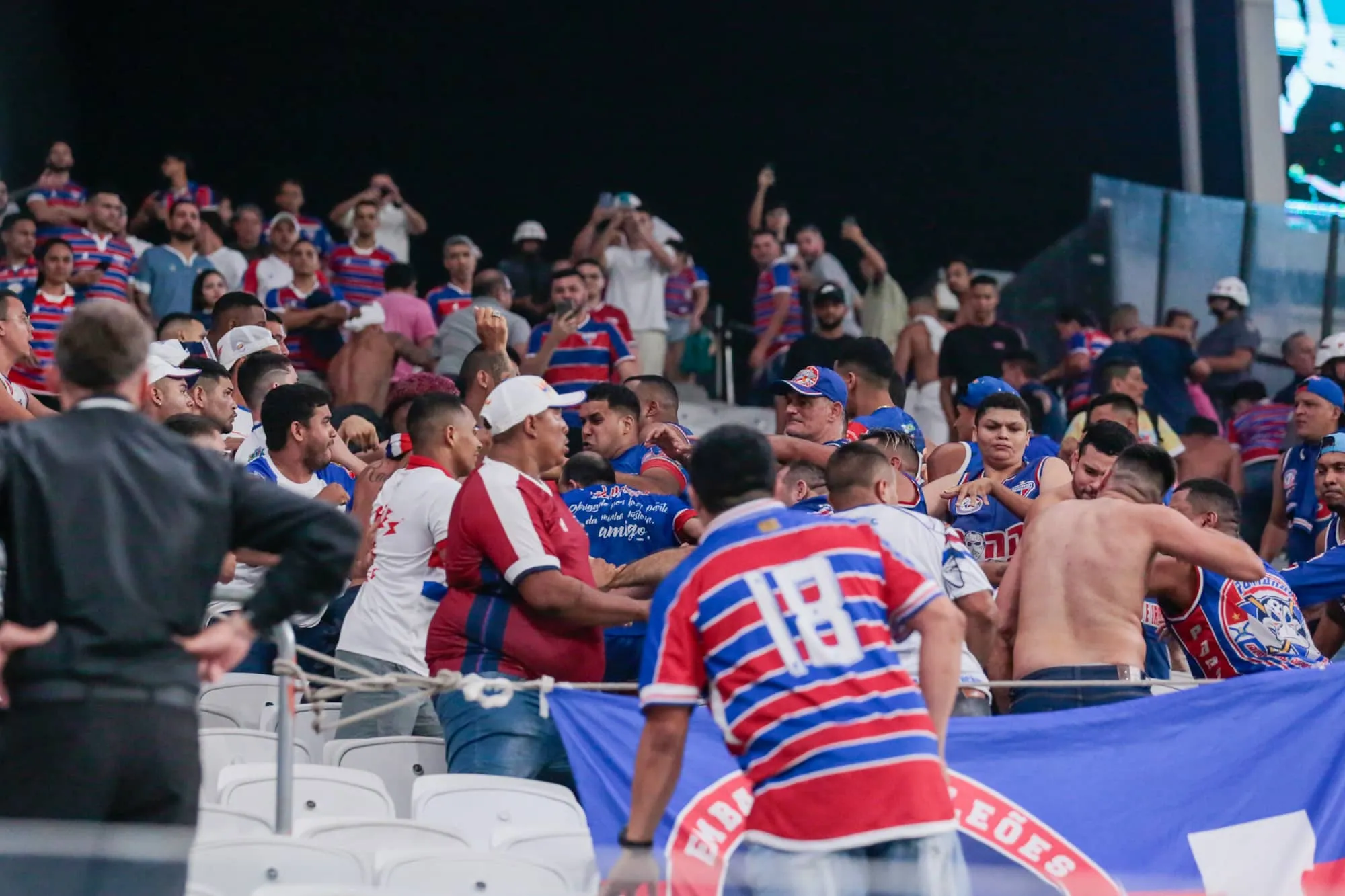 Briga entre torcidas do Fortaleza vai al&eacute;m dos est&aacute;dios e faz clube cortar rela&ccedil;&otilde;es com as organizadas