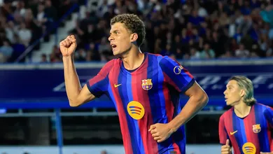 Dois gols, moral com Flick e futuro indefinido: A joia eg&iacute;pcia que agita a pr&eacute;-temporada do Barcelona