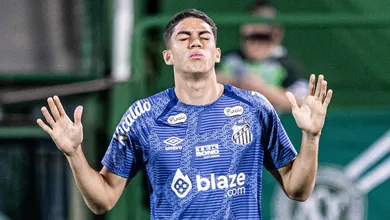 Botafogo envolve dois jogadores em nova proposta para tirar Jair do Santos