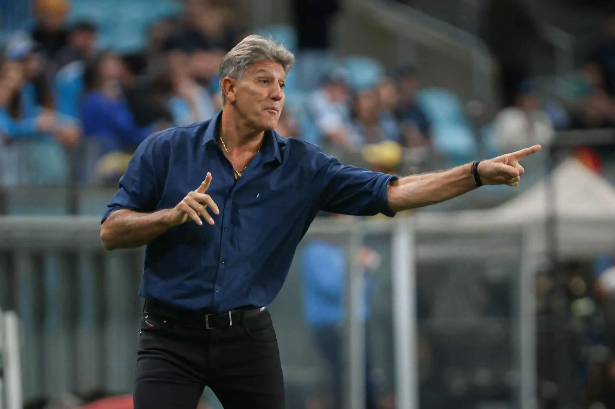 Renato pede calma &agrave; torcida ap&oacute;s vit&oacute;ria do Gr&ecirc;mio: &lsquo;Parece que somos City ou Real&rsquo;