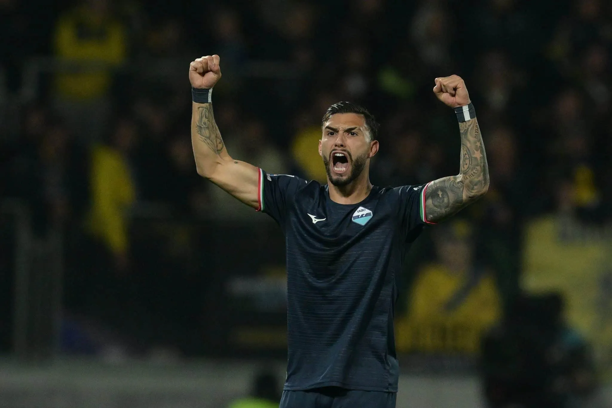 Ex-alvo do Palmeiras faz dois em virada da Lazio em primeiro jogo ap&oacute;s sa&iacute;da de Sarri