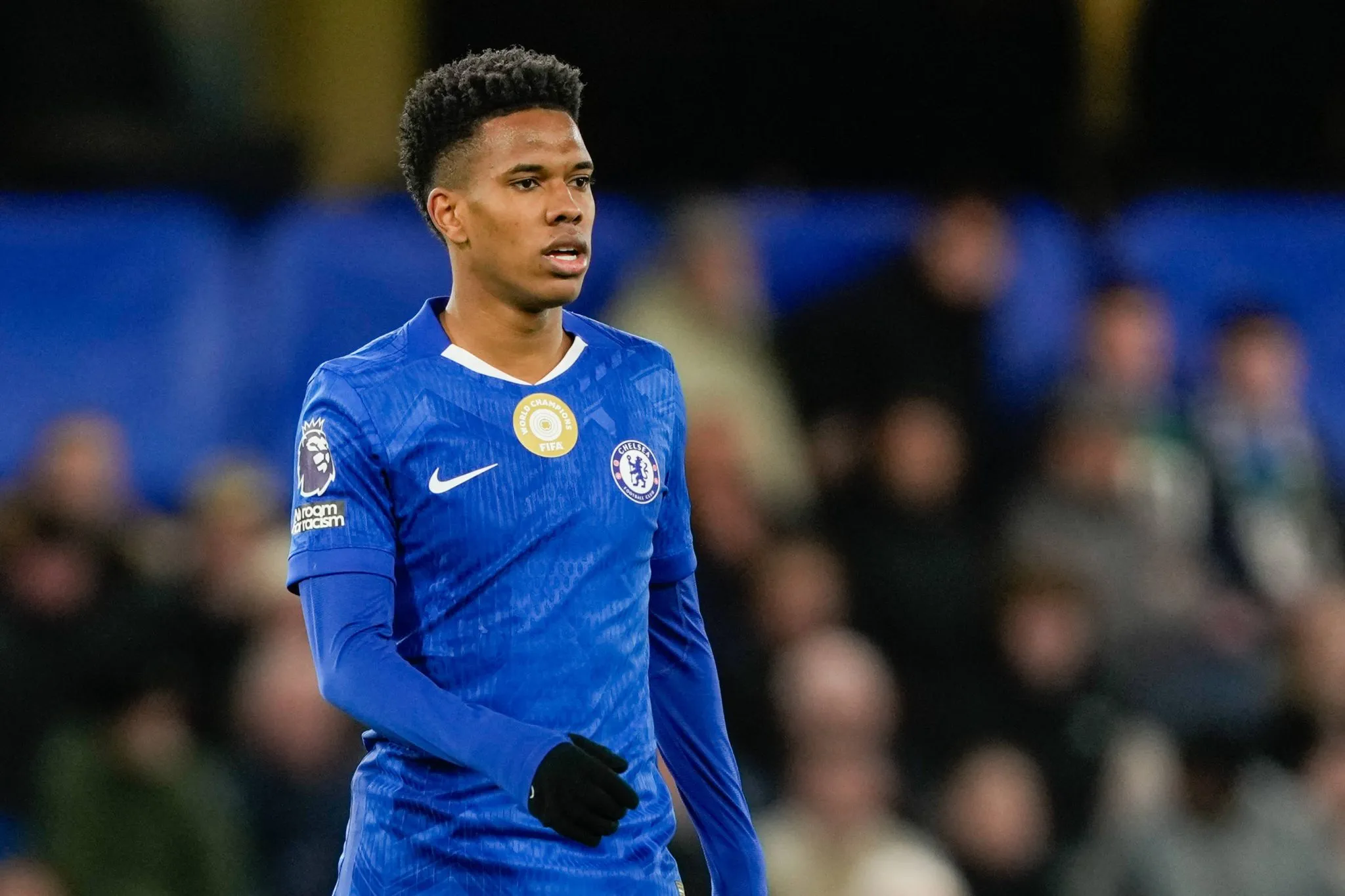 Est&ecirc;v&atilde;o, ponta do Chelsea 