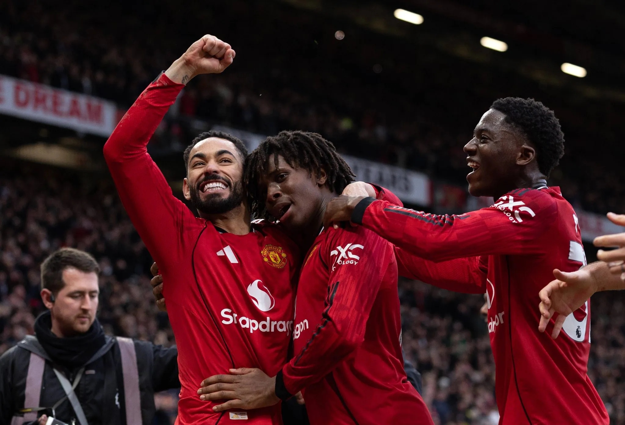 Manchester United quer refor&ccedil;ar duas &aacute;reas-chave e mira jogadores de Barcelona e Juventus