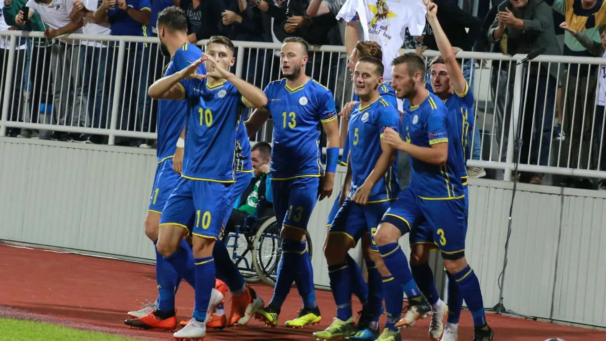 Ap&oacute;s nove derrotas e dois empates, Kosovo, enfim, venceu uma partida competitiva