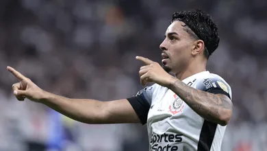 Corinthians abre semana decisiva pr&oacute;ximo de renova&ccedil;&atilde;o com Matheus Bidu