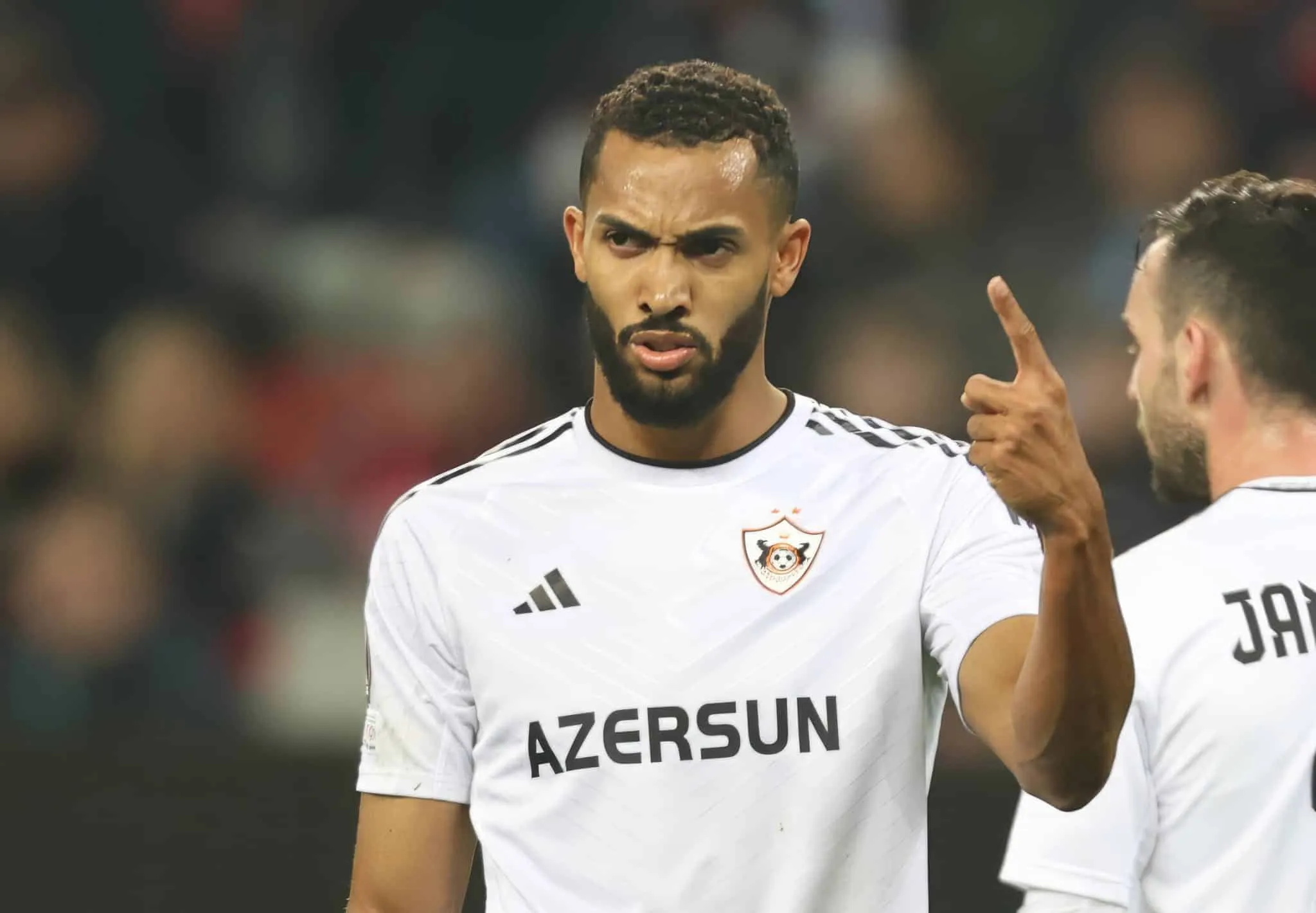 Flamengo triplica sal&aacute;rio e fica perto de dar chap&eacute;u no Sevilla por atacante