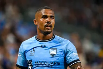 Como Balotelli influenciou Douglas Costa a assinar com clube inusitado na It&aacute;lia