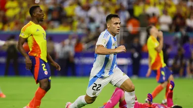 Lautaro salva Messi e Di Mar&iacute;a em mais um t&iacute;tulo da Argentina