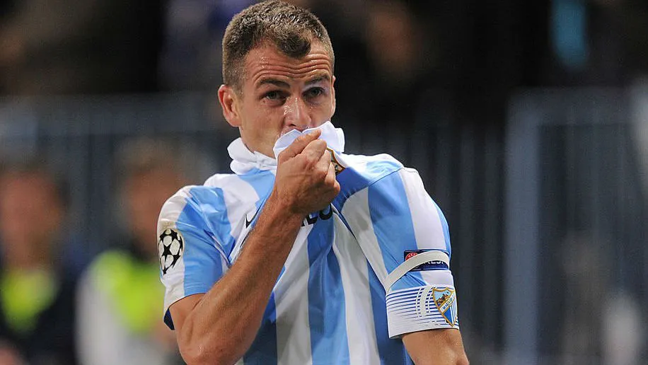 M&aacute;laga venceu o La Coru&ntilde;a por 4 x 3 com esse gola&ccedil;o de fora da &aacute;rea no finalzinho