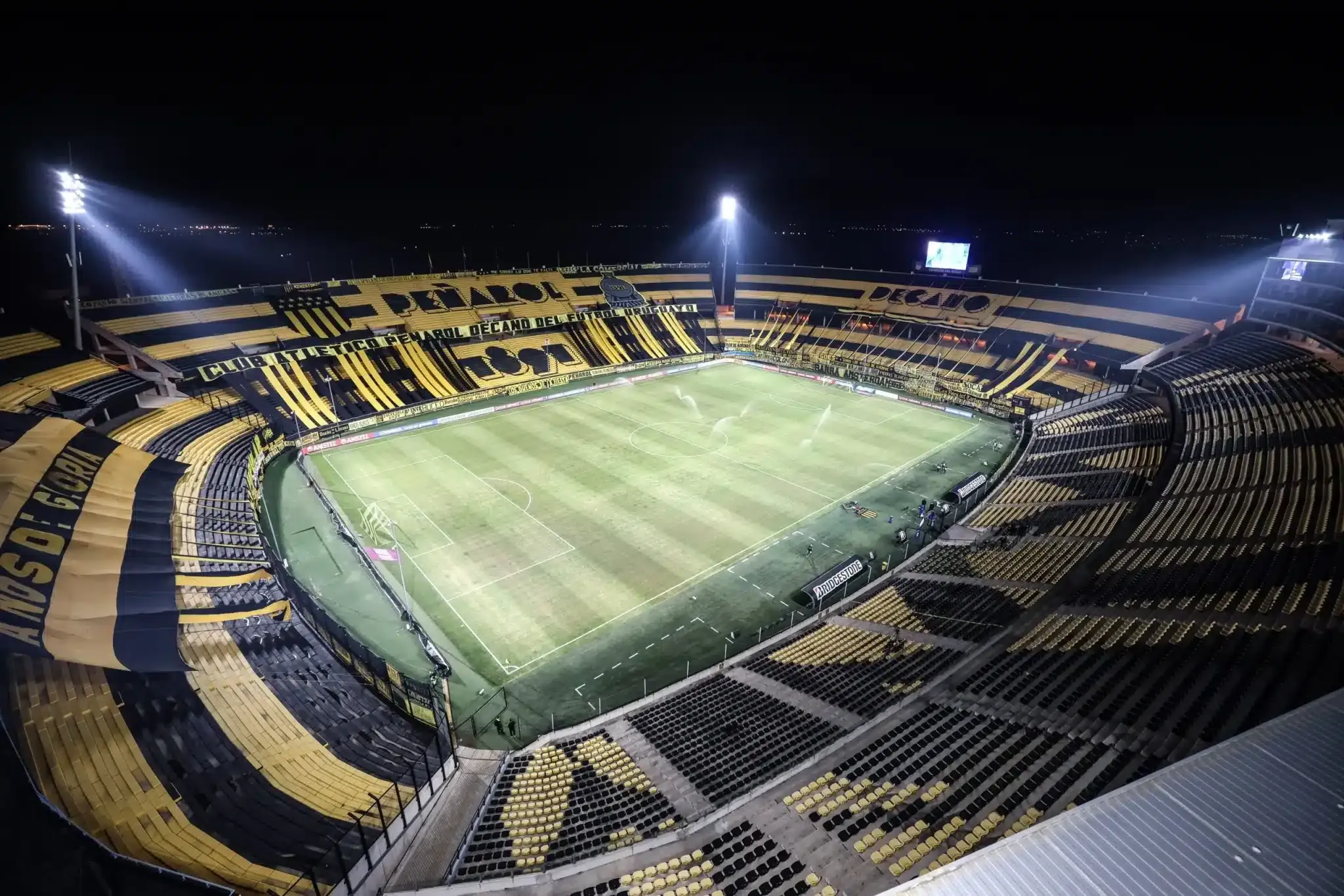 Conmebol altera local de Pe&ntilde;arol x Botafogo para permitir torcida dos dois times