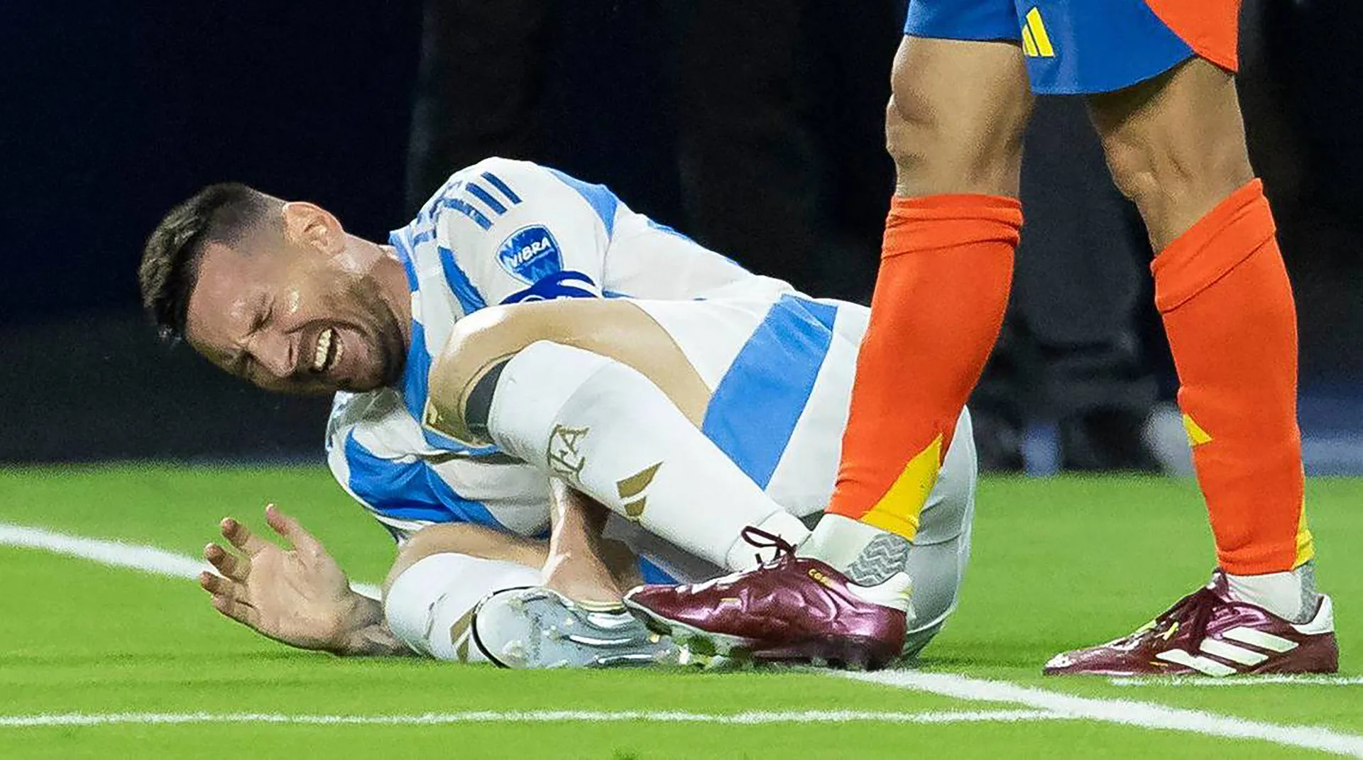 Foto: (Imago) - Lionel Messi machucou o tornozelo a servi&ccedil;o da sele&ccedil;&atilde;o argentina, na final da Copa Am&eacute;rica 2024