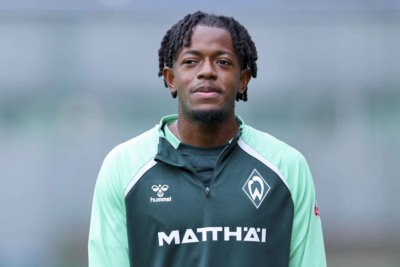Samuel Mbangula durante treino no Werder Bremen