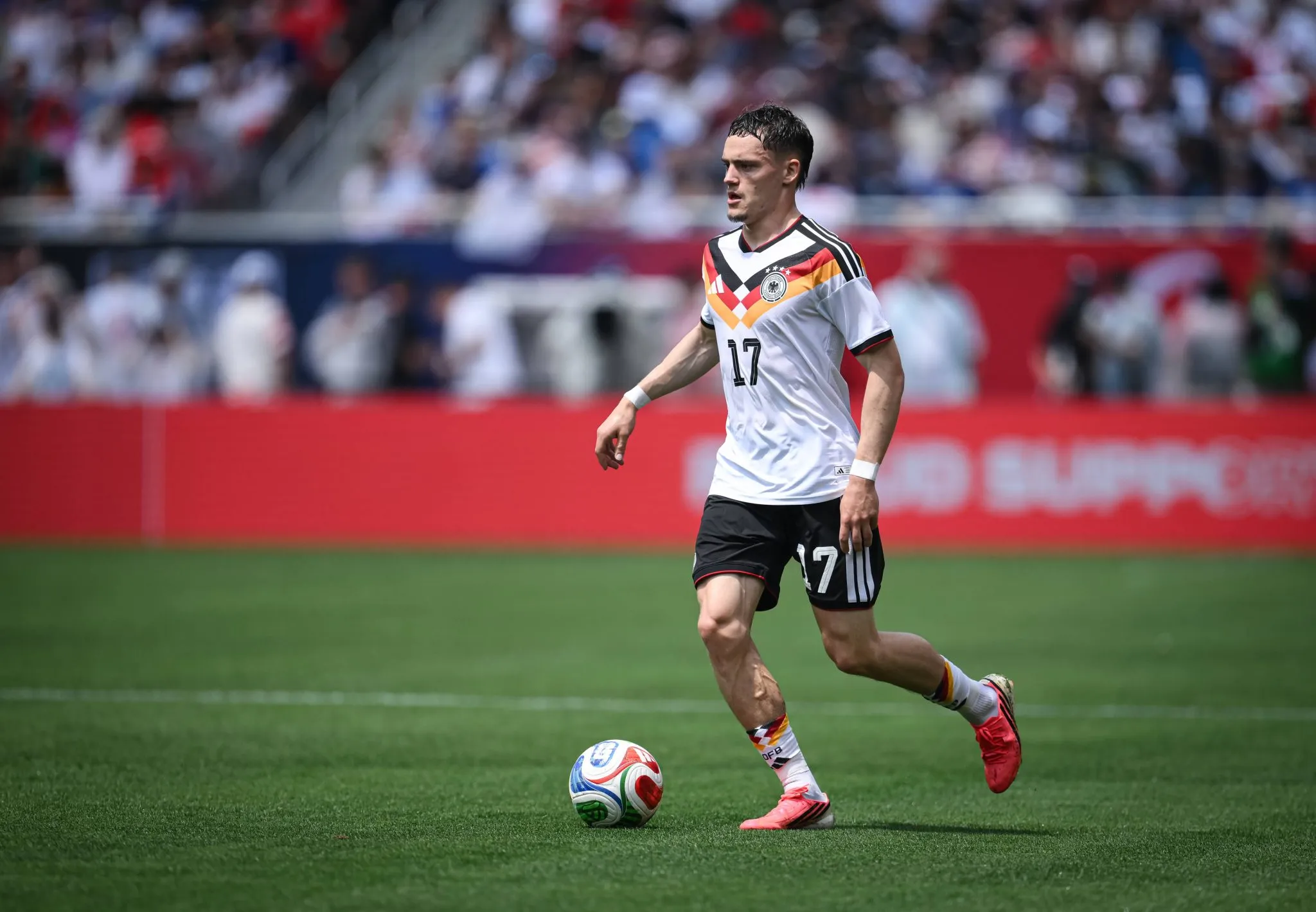 Florian Wirtz defendendo a sele&ccedil;&atilde;o alem&atilde; (Foto: IMAGO / Ulmer/Teamfoto)