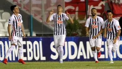 O bra&ccedil;o de Cardozo, por duas vezes, direcionou o caminho da semifinal da Sul-Americana