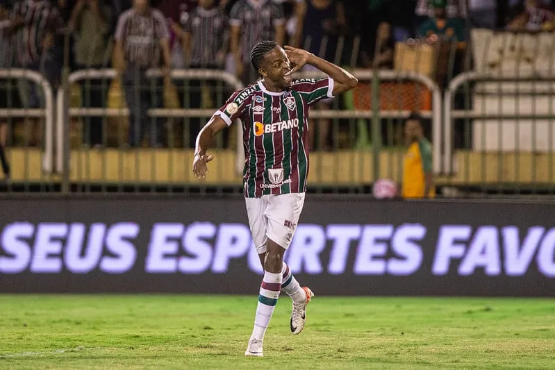O caminho &eacute; pelas pontas: Fluminense ganha armas inesperadas e de &uacute;ltima hora para final