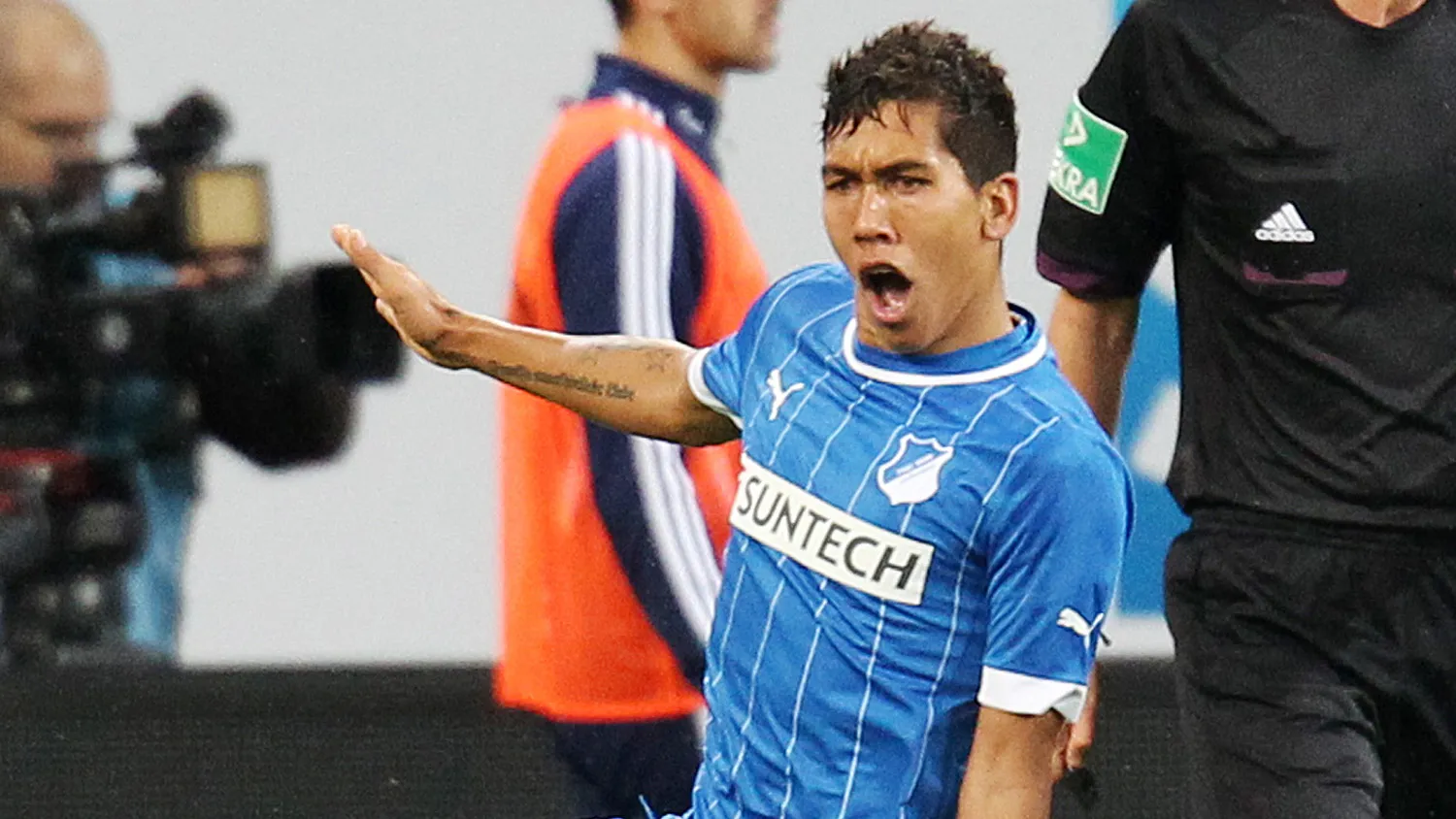 Sabe o Roberto Firmino? Ele deu um show pelo Hoffenheim, com direito a gol  de bicicleta