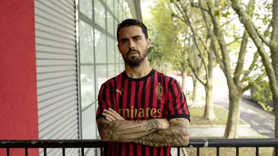 Milan lan&ccedil;a uma camisa caprichada (em edi&ccedil;&atilde;o limitada) para comemorar seus 120 anos