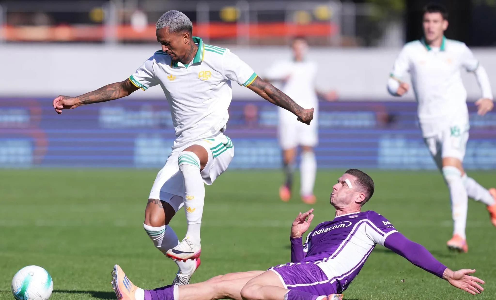Wesley leva melhor em vit&oacute;ria da Roma marcada por brasileiros e &lsquo;crava&rsquo; lugar na Sele&ccedil;&atilde;o