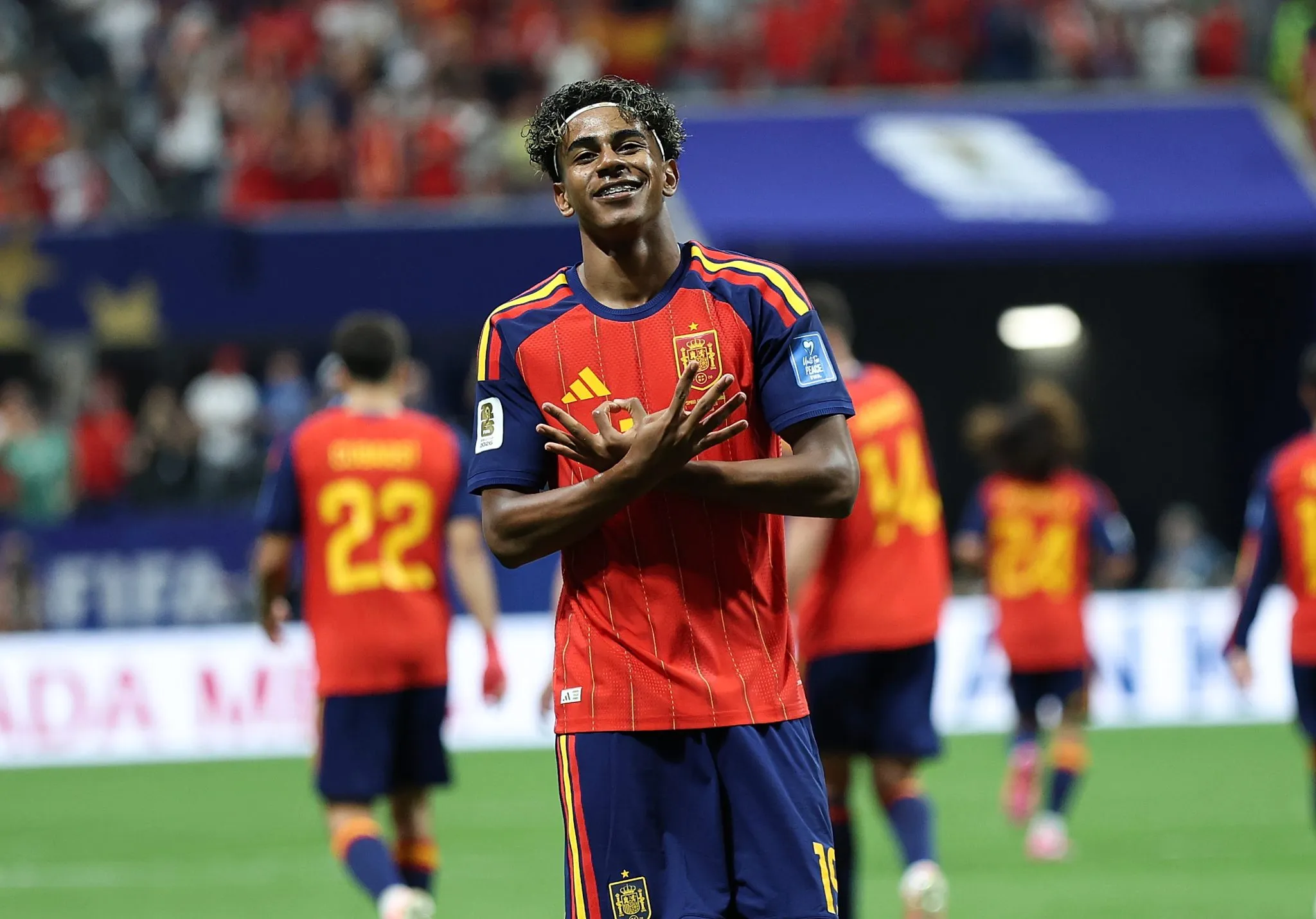 Yamal comemora gol da Espanha contra a Ar&aacute;bia Saudita