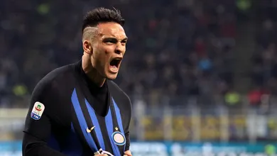 Zamorano, ex-Inter: &ldquo;Barcelona tem problemas econ&ocirc;micos que n&atilde;o permitem que eles contratem Lautaro&rdquo;