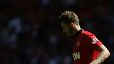 Les&atilde;o de Carrick veio na pior hora para o United