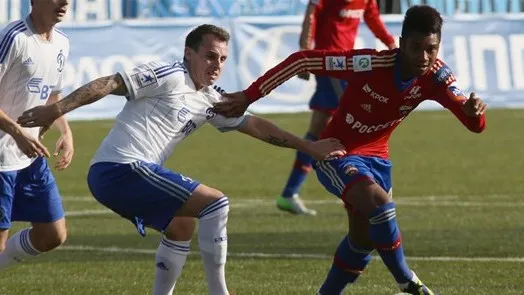 Ainda imaturo, Vitinho passa por maus bocados no CSKA