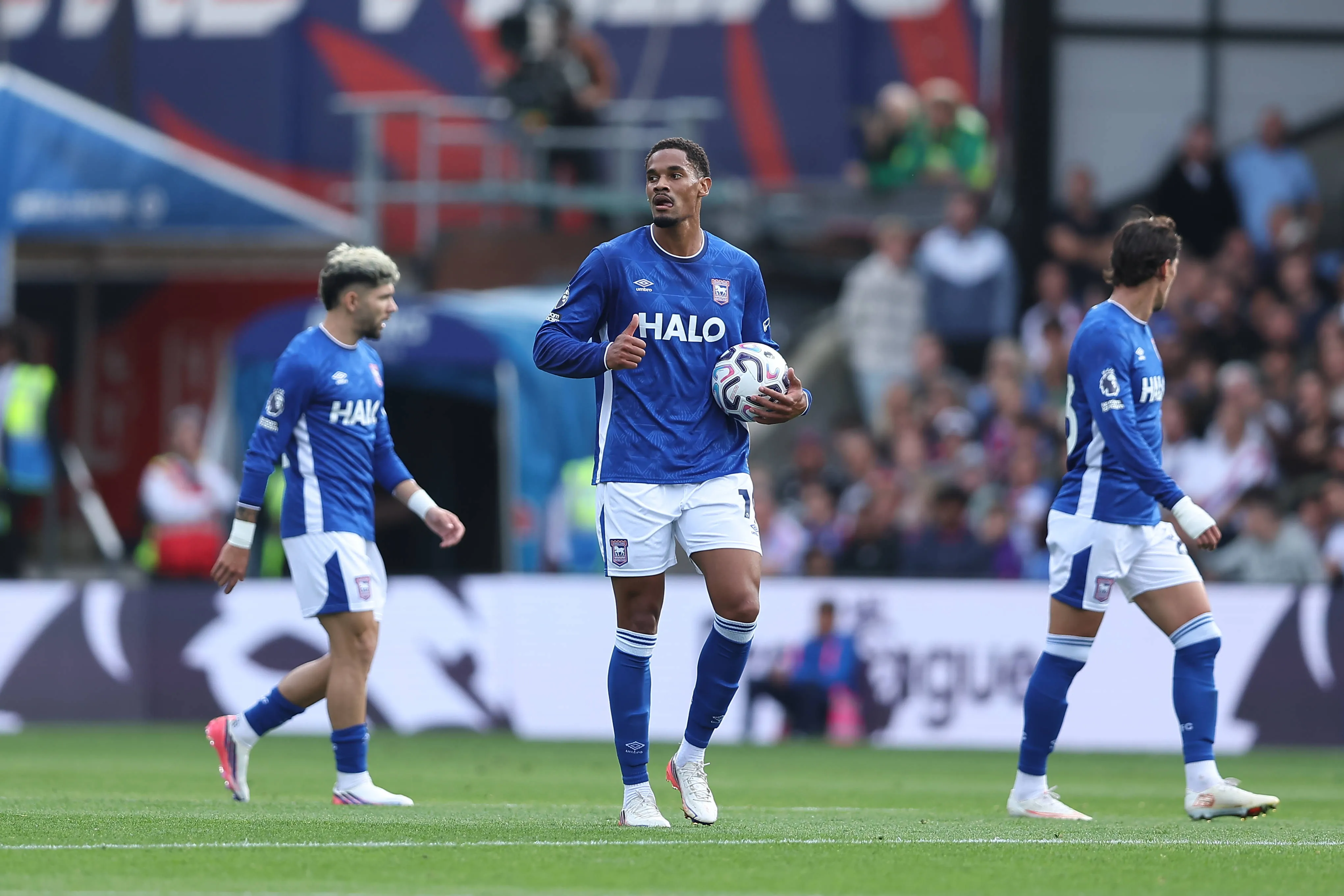 Emersonn tem ido bem em seu in&iacute;cio pelo Ipswich