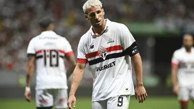 Calleri est&aacute; machucado, mas S&atilde;o Paulo espera dar boa not&iacute;cia&nbsp;&agrave;&nbsp;torcida