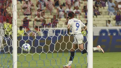 Bruno Rodrigues decide em estreia de Autuori e Cruzeiro foge do Z4 ap&oacute;s vencer o Fortaleza