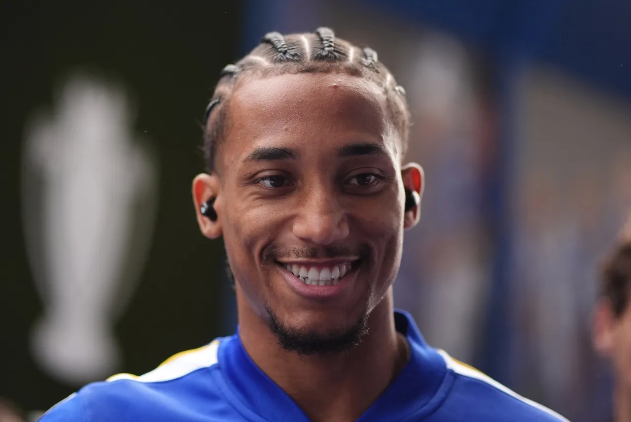 Com Ancelotti na arquibancada, Jo&atilde;o Pedro manda recado e Chelsea bate o Brighton