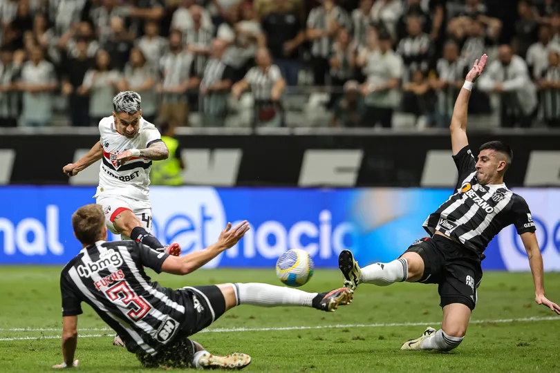 Battaglia e Fuchs bloqueiam chute de Ferrerinha