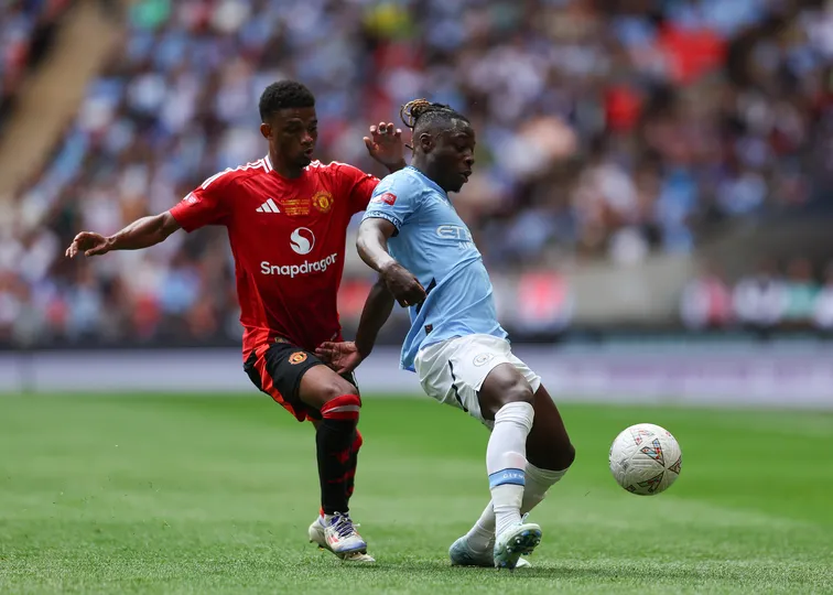 Amad Diallo durante a final da Supercopa da Inglaterra