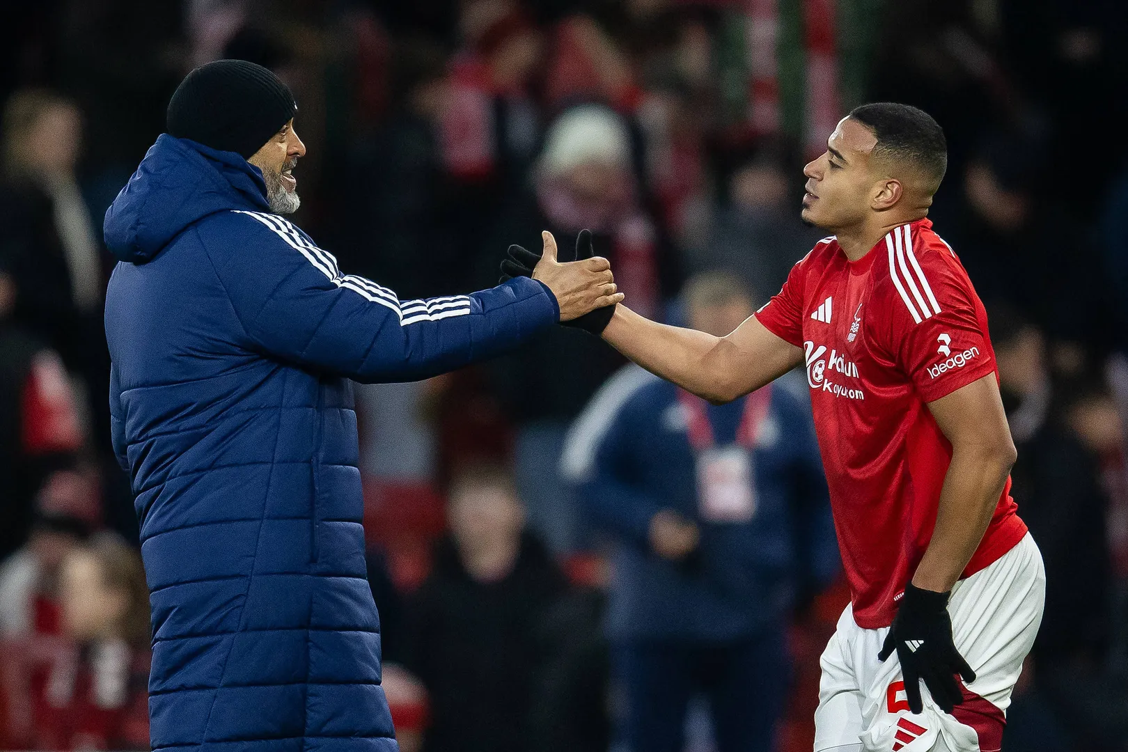 Murillo e Nuno Esp&iacute;rito Santo podem marcar seus nomes na hist&oacute;ria do Nottingham Forest com uma classifica&ccedil;&atilde;o para a Champions League da pr&oacute;xima temporada