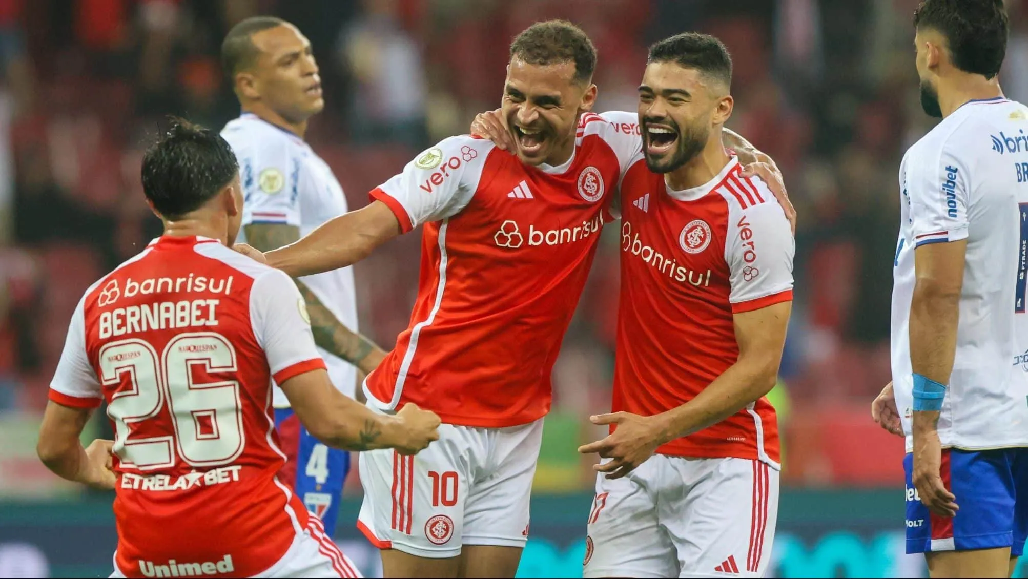 Jovem marca gol &lsquo;instant&acirc;neo&rsquo;, Internacional bate vice-l&iacute;der Fortaleza e comprova evolu&ccedil;&atilde;o